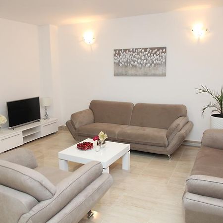 Apartments Mare Gradac  Eksteriør billede
