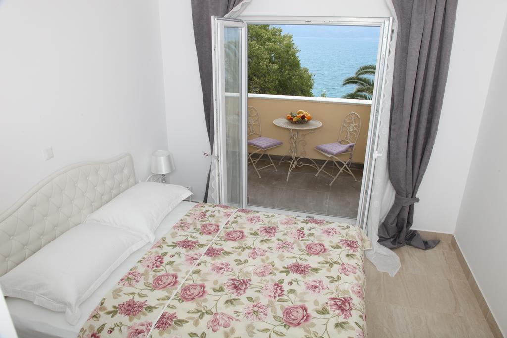 Apartments Mare Gradac  Eksteriør billede