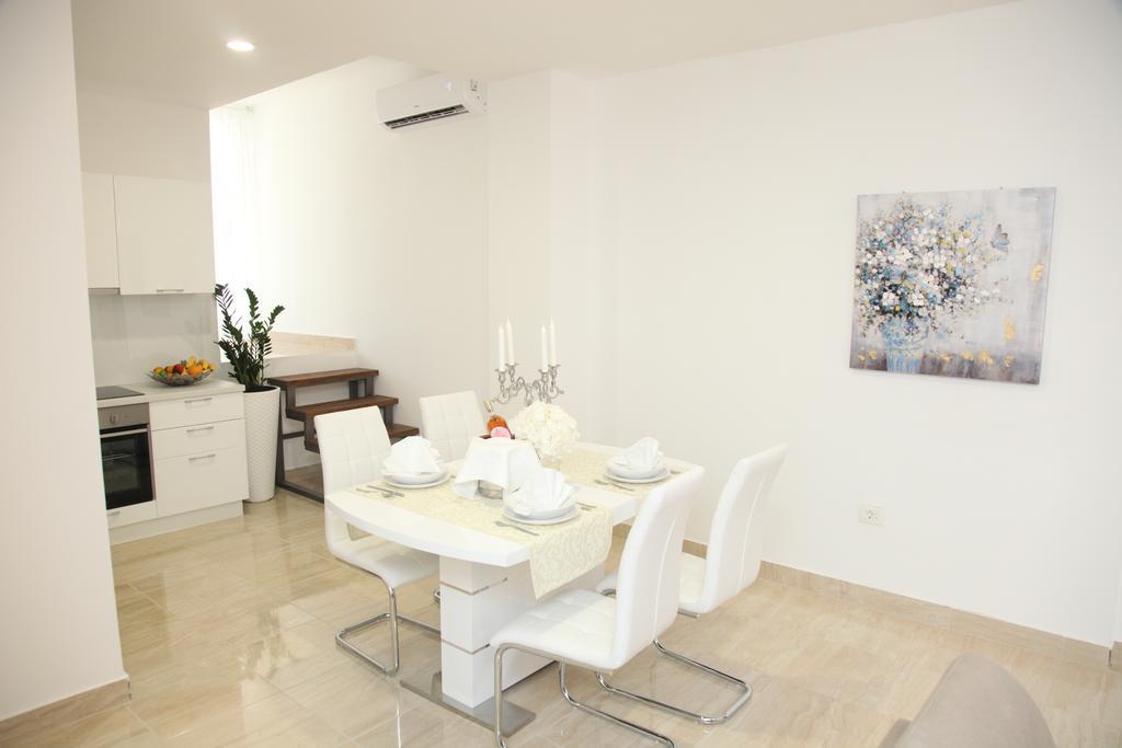 Apartments Mare Gradac  Eksteriør billede