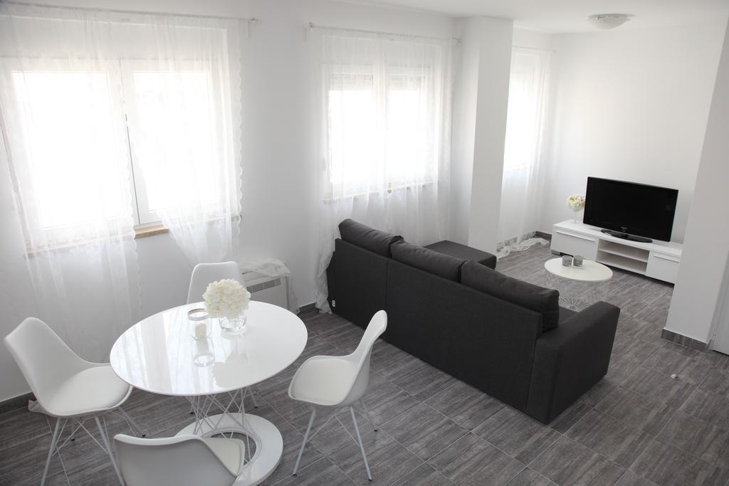 Apartments Mare Gradac  Eksteriør billede