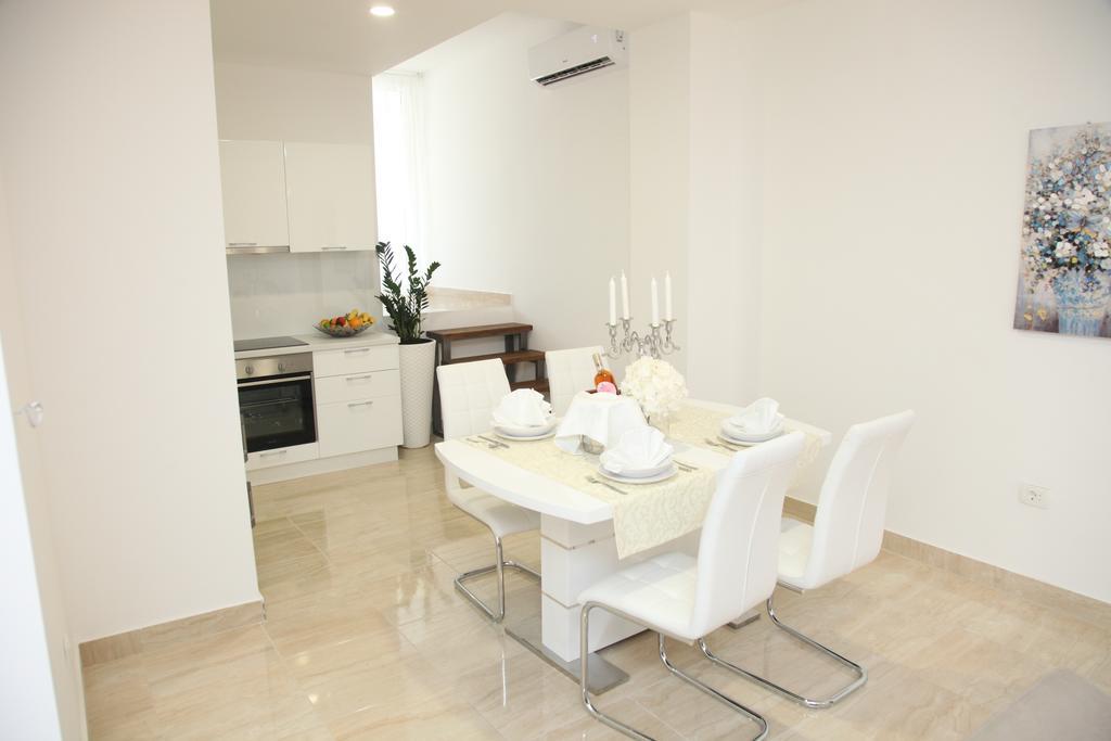 Apartments Mare Gradac  Eksteriør billede