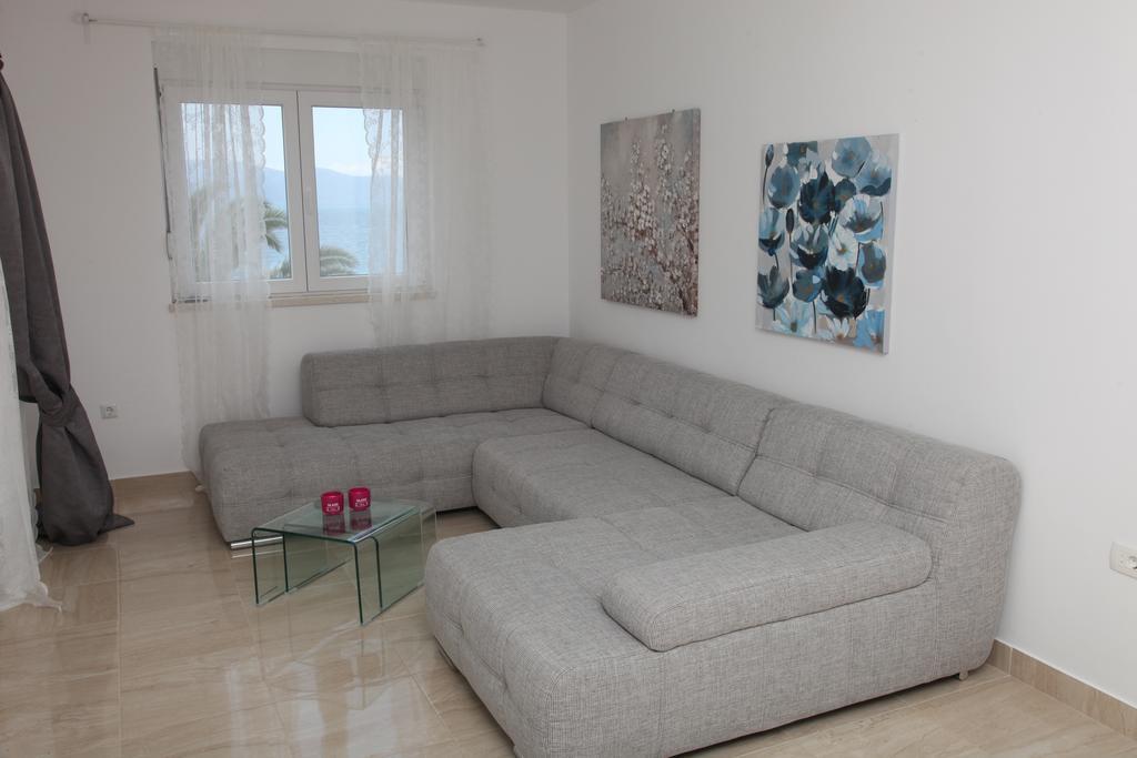 Apartments Mare Gradac  Eksteriør billede
