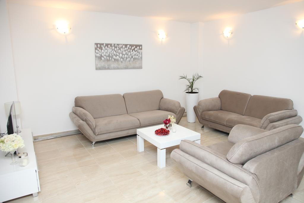 Apartments Mare Gradac  Eksteriør billede